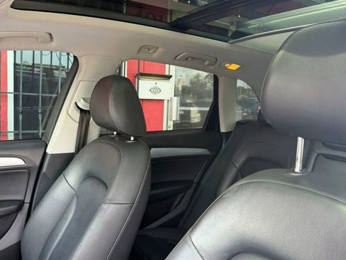 Used 2017 Audi Q5 2.0T Premium Plus w/ Technology Package image 12