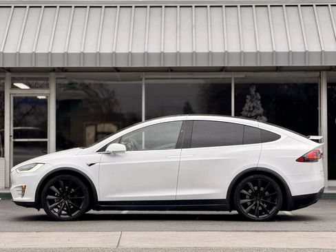 Used 2018 Tesla Model X 100D image 5