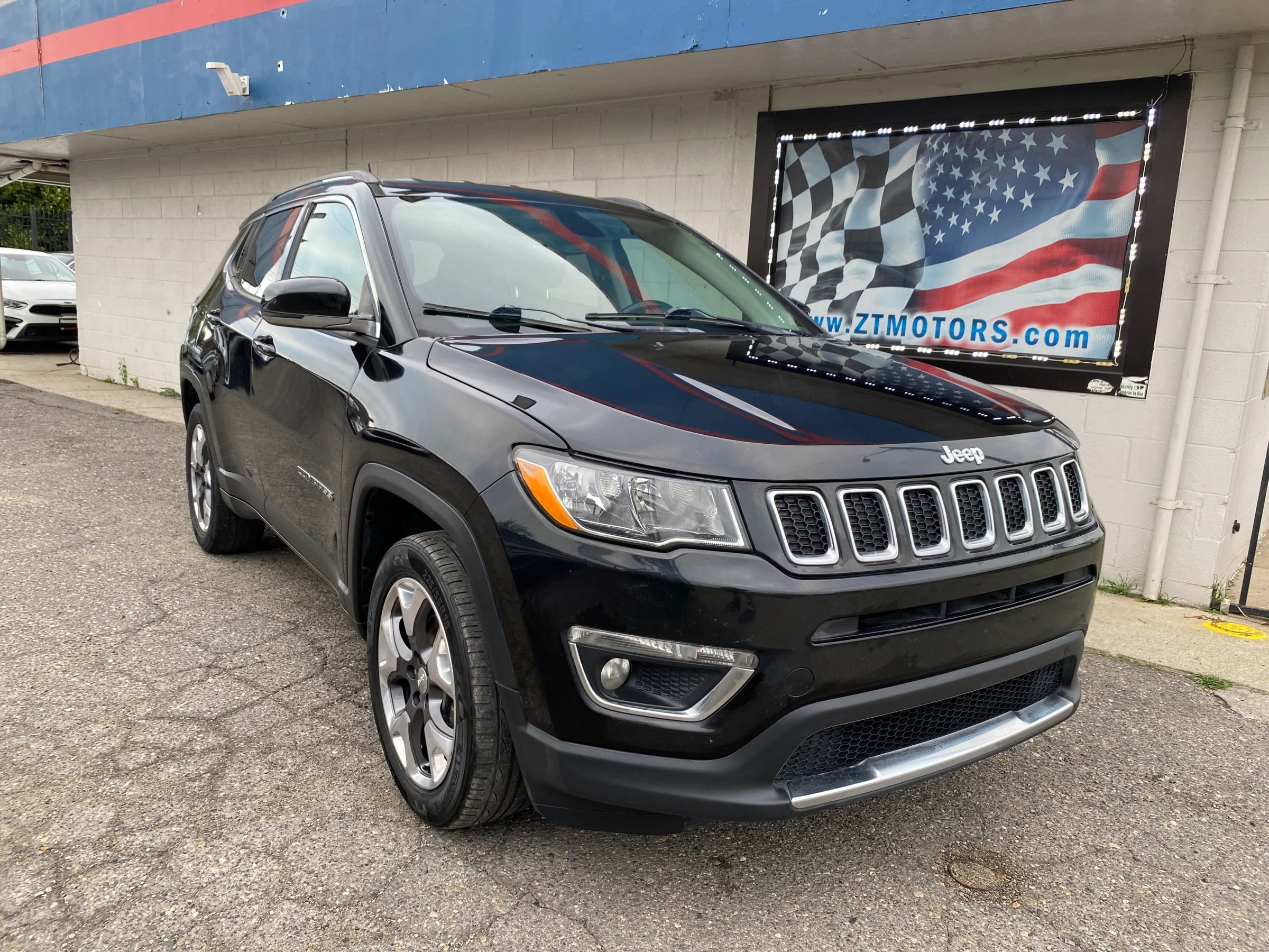 Used 2019 Jeep Compass Limited AWD/4WD image 1