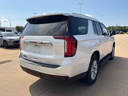 Used 2021 GMC Yukon SLT w/ Rear Media and Nav Package AWD/4WD image 3