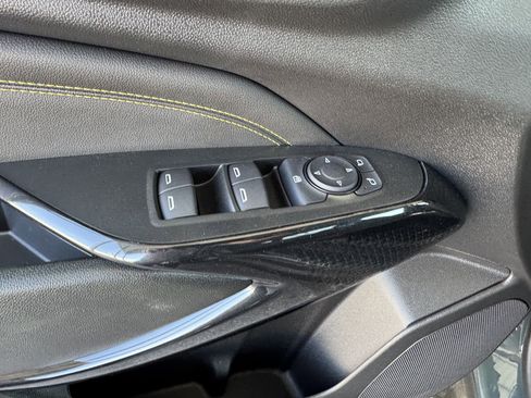 New 2025 Chevrolet Trax LT w/ LT Convenience Package image 10