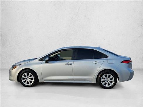 Used 2022 Toyota Corolla LE FWD image 9