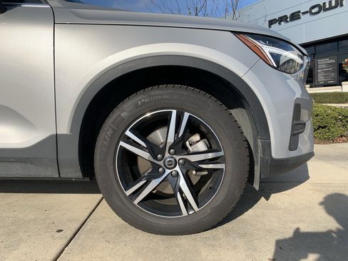 Used 2025 Volvo XC40 B5 Core image 13