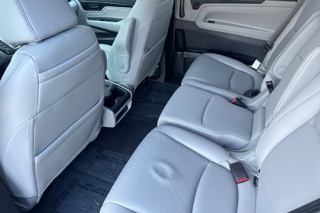 Used 2023 Honda Odyssey Touring image 11