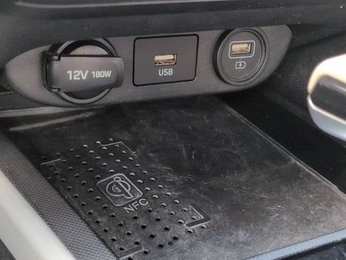Used 2021 Hyundai Elantra Limited FWD image 21
