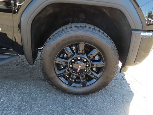 Used 2025 GMC Sierra 3500 AT4 w/ AT4 Preferred Package AWD/4WD image 11