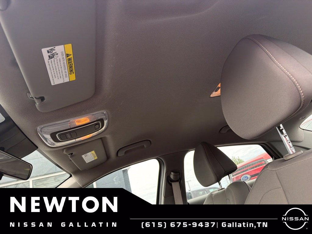 Used 2025 Hyundai Elantra Sport FWD image 3