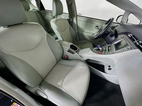 Used 2014 Toyota Prius Four image 31