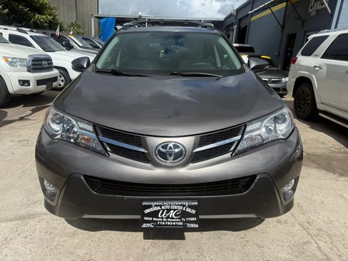 Used 2013 Toyota RAV4 XLE FWD image 2