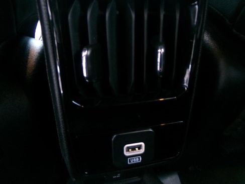 Used 2025 Jeep Compass Limited image 32