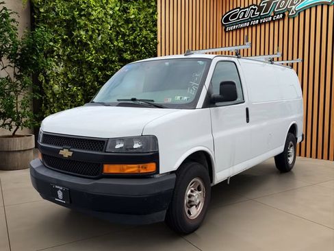 Used 2021 Chevrolet Express 2500 RWD image 9