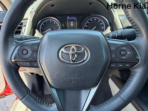 Used 2021 Toyota Camry SE w/ Convenience Package FWD image 30