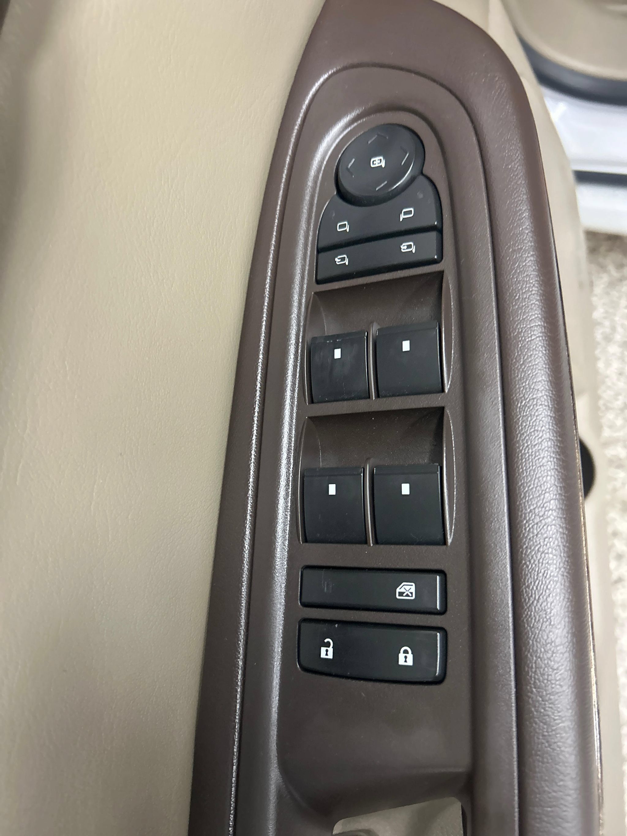 Used 2016 GMC Acadia Denali AWD/4WD image 9