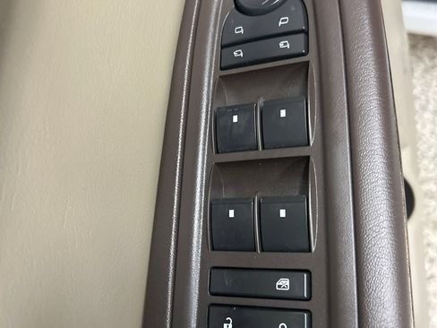 Used 2016 GMC Acadia Denali AWD/4WD image 9