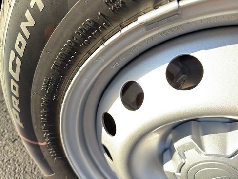 New 2025 Ford Maverick XL w/ Equipment Group 101A image 17