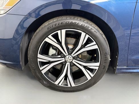 Used 2022 Volkswagen Passat 2.0T SE FWD image 38