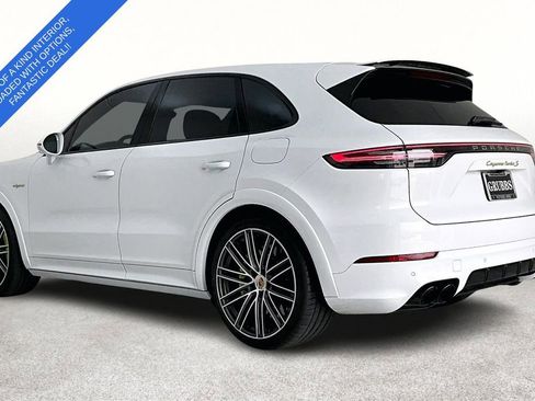 Used 2022 Porsche Cayenne Turbo S AWD/4WD image 17