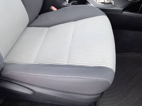 Used 2015 Toyota RAV4 XLE AWD/4WD image 25