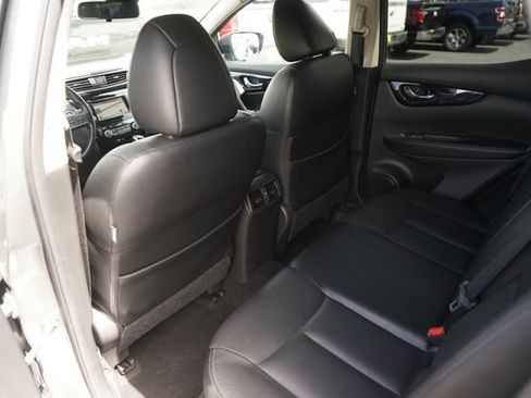 Used 2018 Nissan Rogue Sport SL w/ SL Premium Package FWD image 12