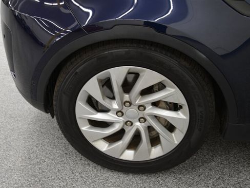 Used 2022 Land Rover Discovery S image 51