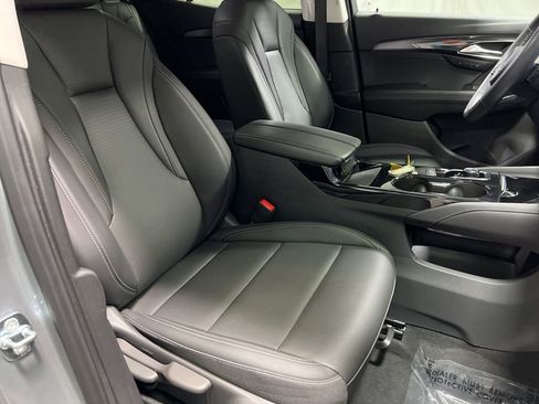 Used 2025 Buick Envision Preferred image 9