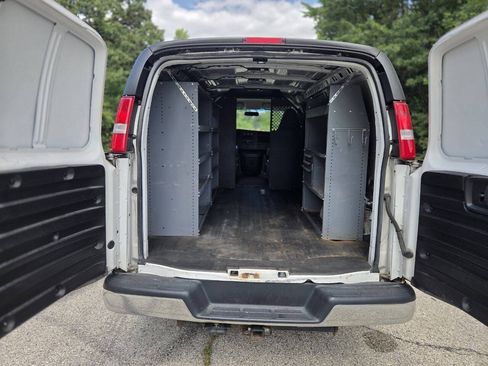 Used 2019 GMC Savana 2500 RWD image 14