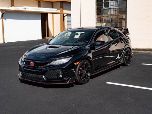 Used 2017 Honda Civic Type R image 4