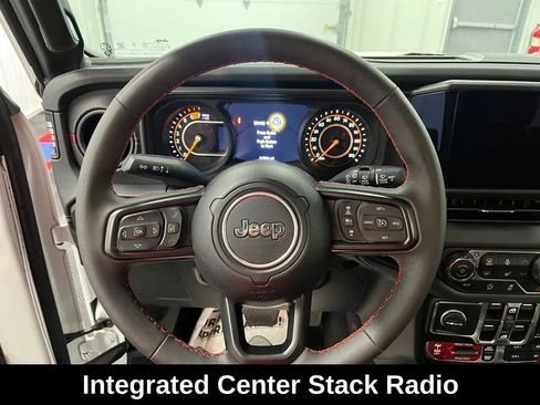 Used 2024 Jeep Wrangler Unlimited Rubicon AWD/4WD image 17