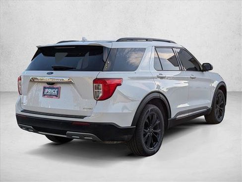 Used 2021 Ford Explorer XLT w/ Equipment Group 202A AWD/4WD image 5
