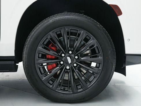 Used 2024 Cadillac Escalade ESV V w/ LPO, ONYX Package image 36