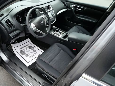 Used 2018 Nissan Altima 2.5 S w/ S Convenience Package FWD image 9