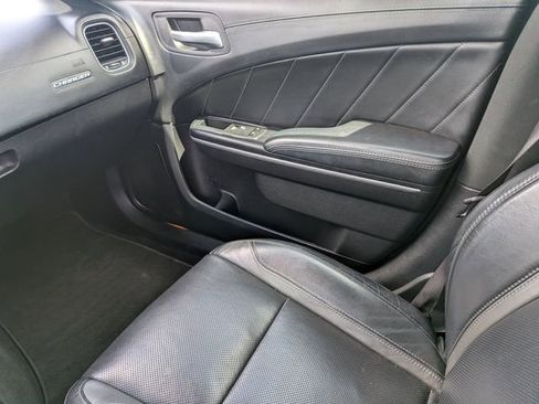 Used 2019 Dodge Charger SXT w/ Plus Group image 18