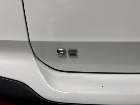 Used 2023 Volkswagen Taos SE image 38