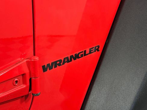 Used 2013 Jeep Wrangler Sport w/ Connectivity Group AWD/4WD image 14