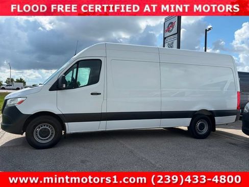 Used 2021 Mercedes-Benz Sprinter 2500 w/ Driver Convenience Package image 12