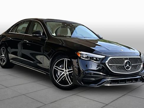 Used 2025 Mercedes-Benz E 450 4MATIC Sedan image 3