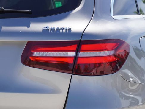 Used 2019 Mercedes-Benz GLC 300 4MATIC image 9