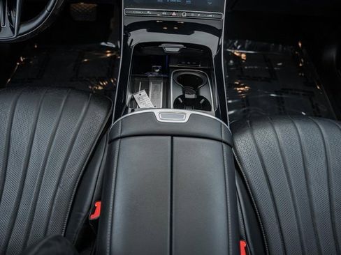 Used 2022 Mercedes-Benz S 580 4MATIC Sedan w/ 3D Technology Package image 27