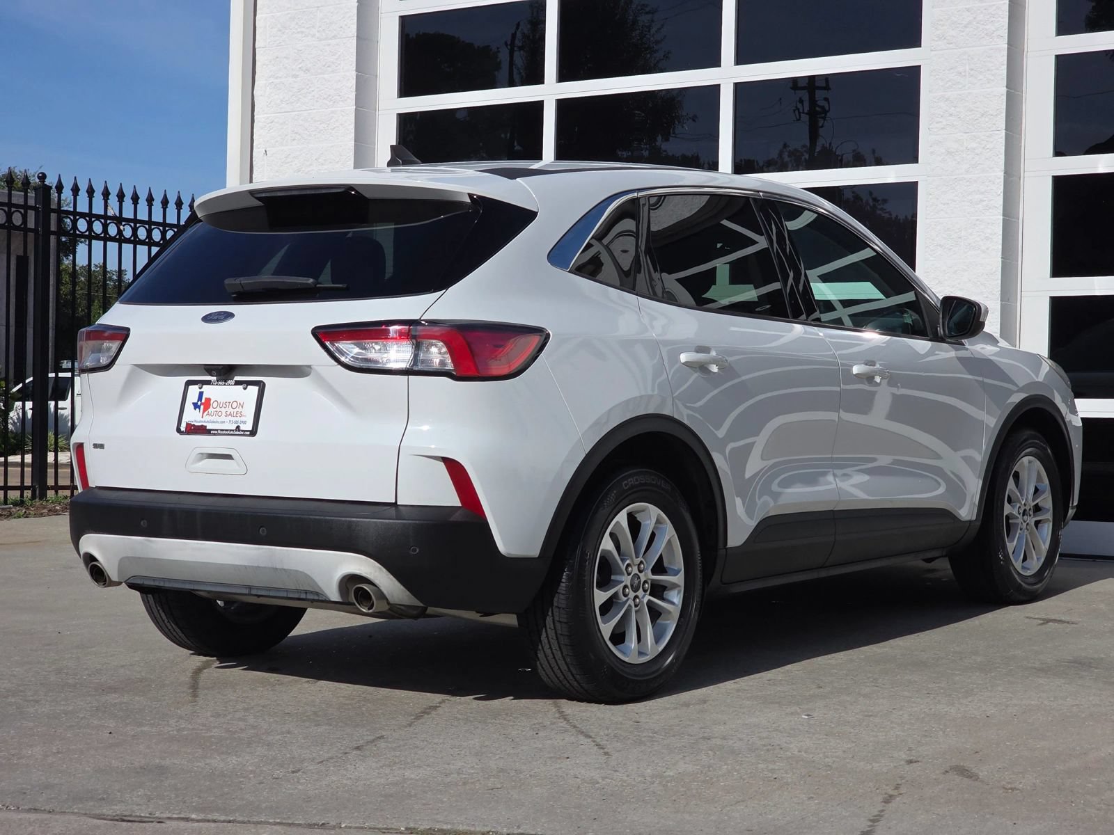 Used 2021 Ford Escape SE FWD image 4
