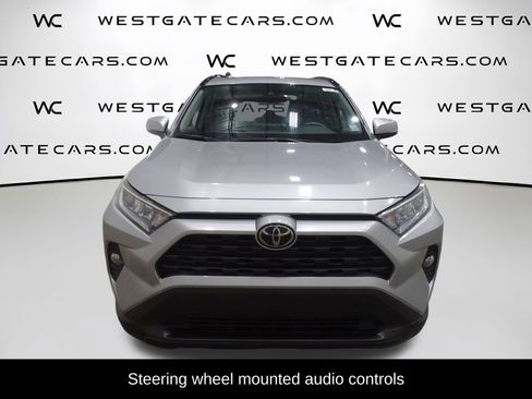 Used 2021 Toyota RAV4 XLE Premium image 4
