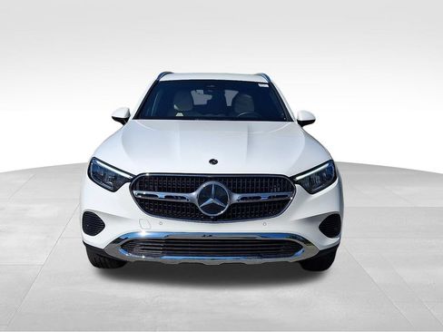Used 2025 Mercedes-Benz GLC 350e 4MATIC image 2