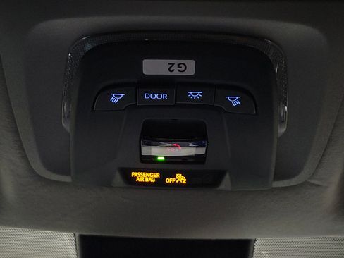 Used 2022 Toyota Corolla Cross XLE image 37