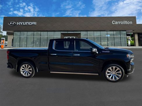 Used 2022 Chevrolet Silverado 1500 High Country w/ Technology Package image 4
