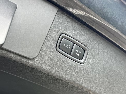 Certified 2023 Porsche Cayenne AWD/4WD image 22