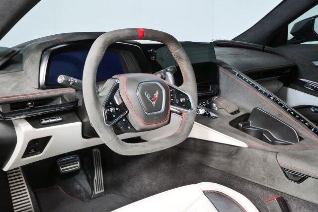 Used 2023 Chevrolet Corvette Stingray Premium Conv RWD image 4