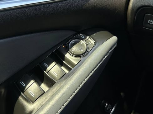 Used 2024 Buick Enclave Essence w/ Technology Package FWD image 25
