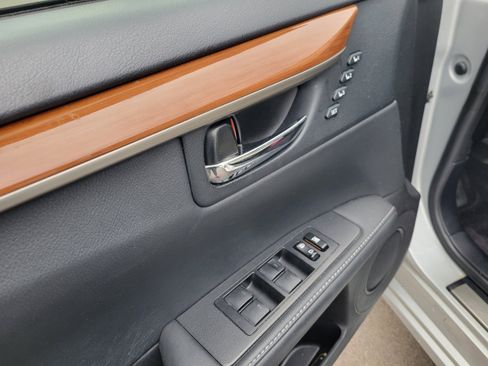 Used 2013 Lexus ES 300h image 28