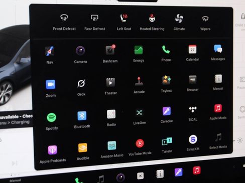 Used 2024 Tesla Model Y Long Range image 31