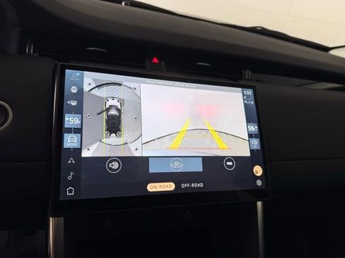 Used 2025 Land Rover Discovery Sport S image 21