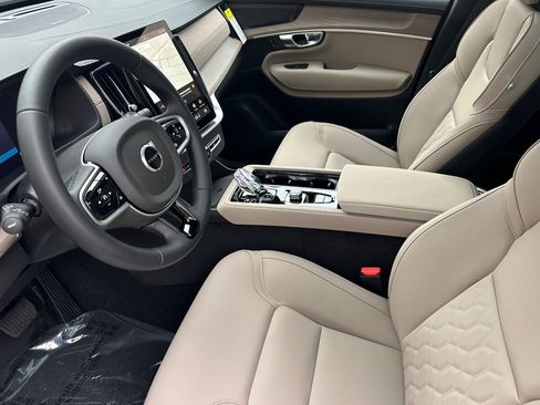 New 2026 Volvo XC90 B6 Plus AWD/4WD image 7